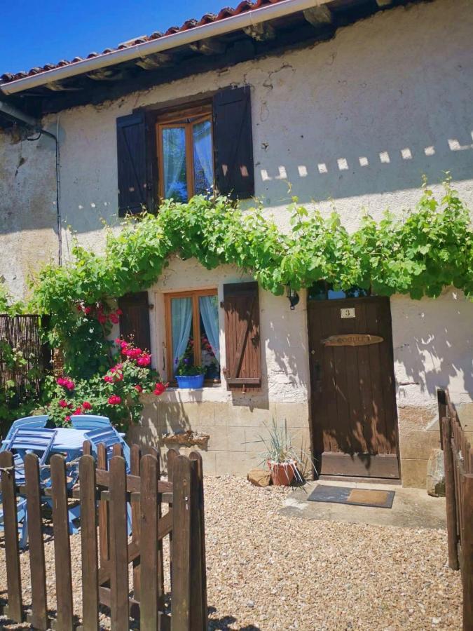 Les Verges Gites Exideuil-sur-Vienne Extérieur photo